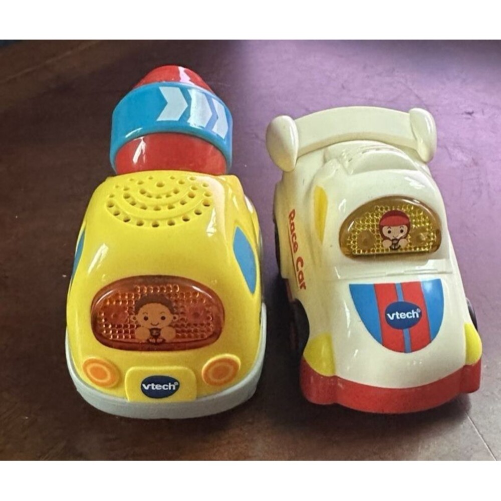 Set of 2VTech Go Smart Wheels Talking Vehicle Rob The Race Car and Cement Mixer